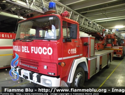 Iveco Magirus-Deutz 192D13
Vigili del Fuoco
Comando Provinciale di Venezia
Distaccamento di Mestre (VE)
AutoScala allestimento Iveco-Magirus
ex VVFV Silandro-Schlanders (BZ)
VF 25733

Si ringraziano
il Comandante Provinciale ing. Munaro 
e tutto il personale del Comando
Parole chiave: Iveco Magirus-Deutz 192D13 VF25733