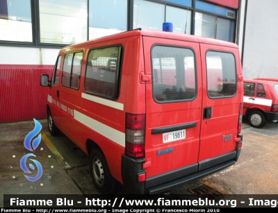 Fiat Ducato II serie
Vigili del Fuoco
Comando Provinciale di Venezia
Distaccamento di Mestre (VE)
VF 19811

Si ringraziano
il Comandante Provinciale ing. Munaro 
e tutto il personale del Comando
Parole chiave: Fiat Ducato_IIserie VF19811