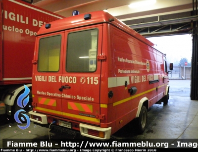 Mercedes-Benz Vario 612D
Vigili del Fuoco
Comando Provinciale di Venezia
Distaccamento di Mestre (VE)
Nucleo Operativo Chimico Speciale
Unità Protezione Ambientale
VF 20703

Si ringraziano
il Comandante Provinciale ing. Munaro 
e tutto il personale del Comando
Parole chiave: Mercedes-Benz Vario_612D VF20703