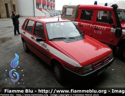 Fiat Uno II serie
Vigili del Fuoco
Distaccamento di Mestre (VE)
VF 17531

Si ringraziano
il Comandante Provinciale ing. Munaro 
e tutto il personale del Comando 
Parole chiave: Fiat Uno_IIserie VF_Mestre VF17531