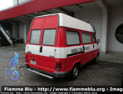 Fiat Ducato I serie
Furgone
Vigili del Fuoco
Distaccamento di Mestre (VE)
VF 16411
ex Ambulanza allestita Brema

Si ringraziano
il Comandante Provinciale ing. Munaro 
e tutto il personale del Comando 
Parole chiave: Fiat Ducato_Iserie ex_ambulanza_Brema VF16411