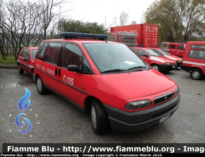 Fiat Ulysse I serie restyle
Vigili del Fuoco
Distaccamento di Mestre (VE)
VF 20533

Si ringraziano
il Comandante Provinciale ing. Munaro 
e tutto il personale del Comando 
Parole chiave: Fiat Ulysse_Iserie VF20533 VF_Mestre