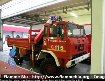 Iveco 80-17
Vigili del Fuoco
Comando Provinciale di Venezia
Distaccamento di Mestre (VE)
attrezzato con gru Palfinger
VF 16738

Si ringraziano
il Comandante Provinciale ing. Munaro 
e tutto il personale del Comando 
Parole chiave: Iveco 80-17 VF16738