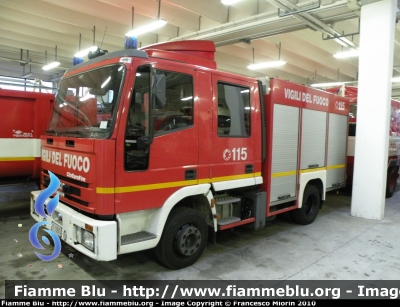 Iveco CityEuroFire 100E21 I serie
Vigili del Fuoco
Comando Provinciale di Venezia
Distaccamento Permanente di Mestre (VE)
AutoPompaSerbatoio allestimento Iveco-Magirus
VF 19974

Si ringraziano
il Comandante Provinciale ing. Munaro 
e tutto il personale del Comando 
Parole chiave: Iveco CityEuroFire_100E21_I serie VF19974