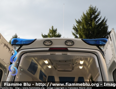 Volkswagen Crafter I serie
Ambulanza dimostrativa
allestita Ambulanz Mobile 
modello "Delfis"
Parole chiave: Volkswagen Crafter_Iserie Ambulanza