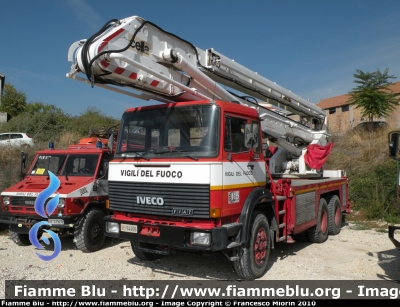 Iveco 330-26
Vigili del Fuoco
Comando Provinciale di Bari
Snorkel allestimento Cella
VF 14406
Parole chiave: Iveco 330-26 VF14406