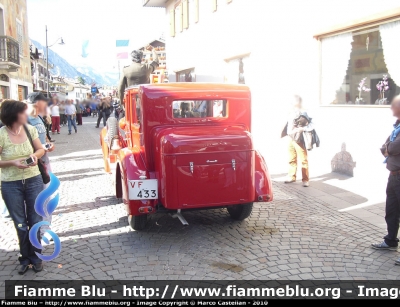 Isotta Fraschini 8A
Vigili del Fuoco
Comando Provinciale di Milano
Autovettura multifunzione storica allestimento Tamini
VF 433
Parole chiave: Isotta-Fraschini 8A VF433 Raduno_Nazionale_VVF_2010