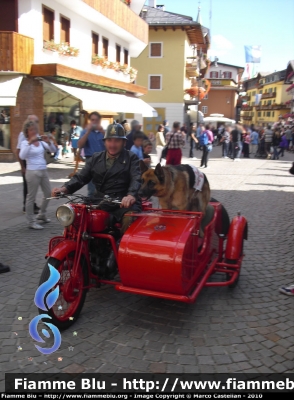 Gilera VLE 500 con Sidecar
Vigili del Fuoco
Museo di Mantova
Mezzo storico
VF 269
Parole chiave: Gilera VLE_500 Raduno_Nazionale_VVF_2010