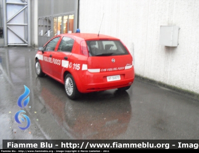 Fiat Grande Punto
Vigili del Fuoco
Comando Provinciale di Verona
Esemplare unico con lampeggiante tipo GDO fisso
VF 24673
Parole chiave: Fiat Grande_Punto VF24673 Samoter_2011