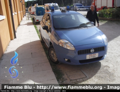 Fiat Grande Punto
Polizia di Stato
POLIZIA F7189
Parole chiave: Fiat Grande_Punto PoliziaF7189 ProcivExpo_2011