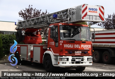 Iveco EuroFire 150E27 I serie
Vigili del Fuoco
Comando Provinciale di Napoli
AutoScala da 37 metri allestimento Iveco-Magirus
fotografata presso l'officina Iveco Luigi Ferrari
VF 19943
Parole chiave: Iveco EuroFire_150E27_Iserie VF19943