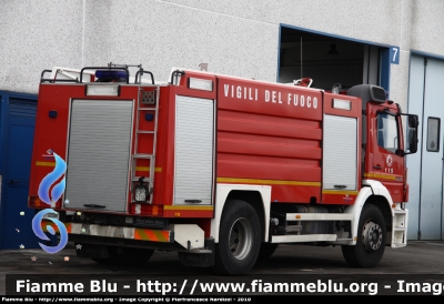 Mercedes-Benz Atego 1828 I serie
Vigili del Fuoco
AutoBottePompa allestimento Bai
fotografata presso l'officina Iveco Luigi Ferrari
VF 22581
Parole chiave: Mercedes-Benz Atego_1828_Iserie VF22581