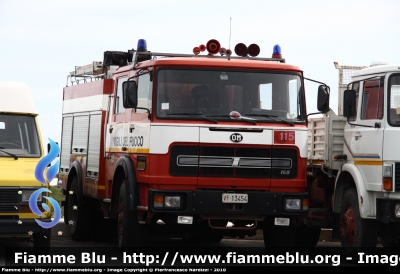 Iveco OM 160
Vigili del Fuoco
AutoPompaSerbatoio allestimento Baribbi
fotografata presso l'officina Iveco Luigi Ferrari
VF 13454
Parole chiave: Iveco OM 160 VF13454