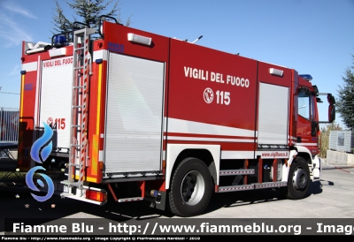 Iveco EuroCargo 180E30 III serie
Vigili del Fuoco
Comando Provinciale di Chieti
AutoBottePompa allestimento Iveco-Magirus
fotografata presso l'officina Iveco Luigi Ferrari
VF 25813
Parole chiave: Iveco EuroCargo_180E30_IIIserie VF25813