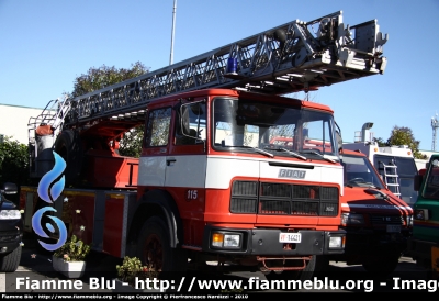 Fiat Iveco 160NC
Vigili del Fuoco
AutoScala allestimento Iveco Magirus
Fotografata presso l'officina Iveco Luigi Ferrari
VF 14421
Parole chiave: Fiat Iveco 160NC VF14421