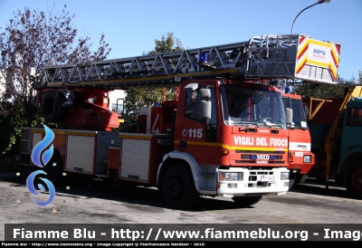 Iveco EuroFire 150E27 I serie
Vigili del Fuoco
Comando Provinciale di Salerno
AutoScala da 27 metri allestimento Iveco-Magirus
fotografata presso l'officina Iveco Luigi Ferrari
VF 19426
Parole chiave: Iveco EuroFire_150E27_Iserie VF19426