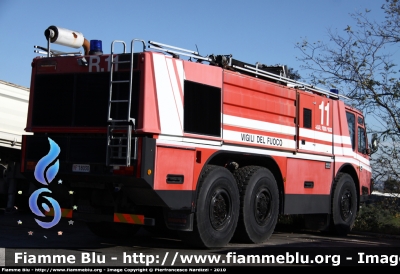 Iveco Magirus Tucano
Vigili del Fuoco
Comando Provinciale di Pescara
AutoIdroSchiuma aeroportuale
fotografato presso l'officina Iveco Luigi Ferrari
VF 18030
Parole chiave: Iveco Magirus Tucano VF18030