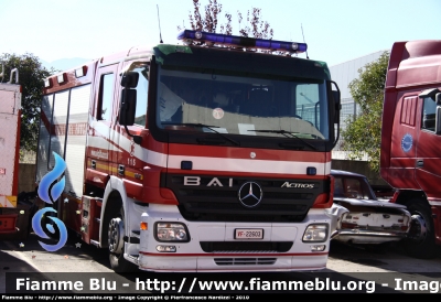 Mercedes-Benz Actros 1841 II serie
Vigili del Fuoco
AutoPompaSerbatoio allestimento Bai
fotografata presso l'officina Iveco Luigi Ferrari
VF 22603
Parole chiave: Mercedes-Benz Actros_1841_IIserie VF22603