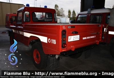 Land Rover Defender 110
Vigili del Fuoco
Comando Provinciale di Firenze
Distaccamento di Firenze Ovest-Indiano
VF 25994
Parole chiave: Land-Rover Defender_110 VF25994