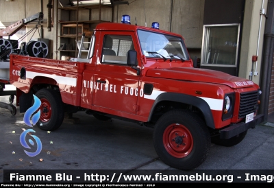 Land Rover Defender 110
Vigili del Fuoco
Comando Provinciale di Firenze
Distaccamento di Firenze Ovest-Indiano
VF 25994
Parole chiave: Land-Rover Defender_110 VF25994