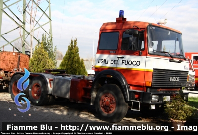 Iveco 330-35
Vigili del Fuoco
Comando Provinciale di Firenze
VF 15564
Parole chiave: Iveco 330-35 VF15564