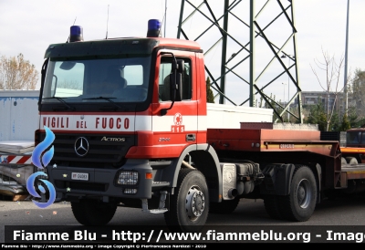 Mercedes-Benz Actros 2044 4x4 II serie
Vigili del Fuoco
Comando Provinciale di Firenze
Trattore stradale con semirimorchio De Angelis VF R1929
VF 24083
Parole chiave: Mercedes-Benz Actros_2044_4x4_IIserie VF24083 De_Angelis VFR1929