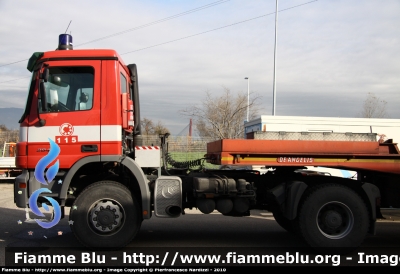 Mercedes-Benz Actros 2044 4x4 II serie
Vigili del Fuoco
Comando Provinciale di Firenze
Trattore stradale con semirimorchio De Angelis VF R1929
VF 24083
Parole chiave: Mercedes-Benz Actros_2044_4x4_IIserie VF24083 De_Angelis VFR1929