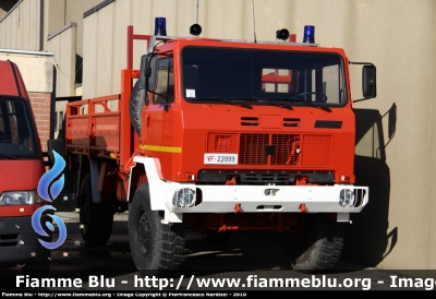 Iveco 80-17
Vigili del Fuoco
Comando Provinciale di Firenze
VF 23999
Parole chiave: Iveco 80-17 VF23999