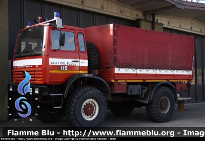 Man-Meccanica F99 4x4
Vigili del Fuoco
Comando Provinciale di Firenze
Esemplare con sponda di sollevamento posteriore idraulica
VF 17047
Parole chiave: Man-Meccanica F99_4x4 VF17047