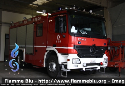 Mercedes-Benz Actros 1832 II serie
Vigili del Fuoco
Comando Provinciale di Firenze
AutoPompaSerbatoio bimodale (strada-rotaia) allestimento Bai
VF 24125
Parole chiave: Mercedes-Benz Actros_1832_IIserie VF24125