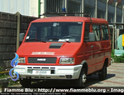 Iveco Daily II serie
Vigili del Fuoco
Comando Provinciale di Savona
Distaccamento di Finale Ligure (SV)
VF 23209
Parole chiave: Iveco Daily_IIserie VF23209