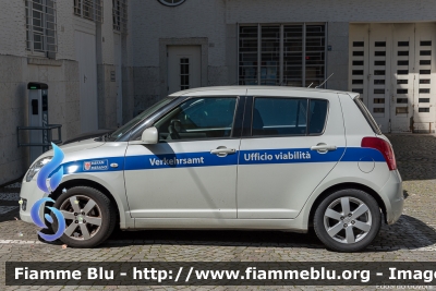 Suzuki Swift
Polizia Municipale - StadtPolizei
Merano - Meran (BZ)
Servizio Viabilità
POLIZIA LOCALE YA 017 AD
Parole chiave: Suzuki Swift POLIZIALOCALEYA017AD