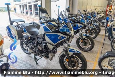 Yamaha Tracer 700 II serie
Polizia Locale Venezia
Allestimento: Bertazzoni
Codice Mezzo: 21
POLIZIA LOCALE YA 04205
Parole chiave: Yamaha Tracer_700_IIserie POLIZIALOCALEYA04205