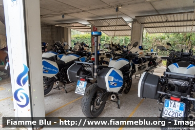 Yamaha Tracer 700 II serie
Polizia Locale Venezia
Allestimento: Bertazzoni
Codice Mezzo: 22
POLIZIA LOCALE YA 04206
Parole chiave: Yamaha Tracer_700_IIserie POLIZIALOCALEYA04206