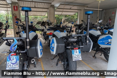 Yamaha Tracer 700 II serie
Polizia Locale Venezia
Allestimento: Bertazzoni
Codice Mezzo: 23
POLIZIA LOCALE YA 04207
Parole chiave: Yamaha Tracer_700_IIserie POLIZIALOCALEYA04207