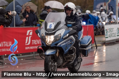 Bmw R1200RT II serie
Polizia di Stato
Polizia Stradale
in scorta alla Tirreno-Adriatico 2023
Moto 06
Parole chiave: Bmw R1200RT_IIserie