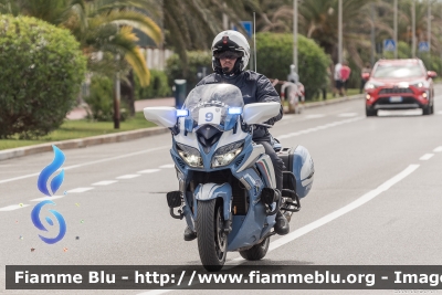 Yamaha FJR 1300 II serie
Polizia di Stato
Polizia Stradale
in scorta al Giro d'Italia 2023
Moto 9
Parole chiave: Yamaha FJR_1300_IIserie