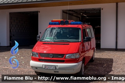 Volkswagen Transporter T4 Syncro restyle
Vigili del Fuoco
Unione Distrettuale Alta Val Venosta
Corpo Volontario di Prato allo Stelvio (BZ)
Freiwillige Feuerwehr Prad am Stilfserjoch
VF 0Y3 BZ
Parole chiave: Volkswagen Transporter_T4_Syncro_restyle VF0Y3BZ