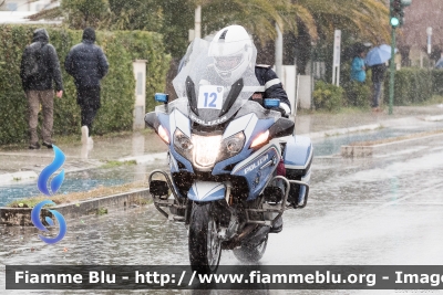 Bmw R1200RT II serie
Polizia di Stato
Polizia Stradale
in scorta alla Tirreno-Adriatico 2023
Moto 12
Parole chiave: Bmw R1200RT_IIserie