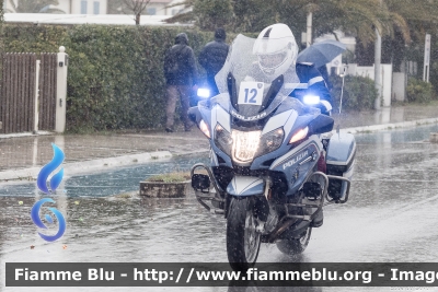 Bmw R1200RT II serie
Polizia di Stato
Polizia Stradale
in scorta alla Tirreno-Adriatico 2023
Moto 12
Parole chiave: Bmw R1200RT_IIserie