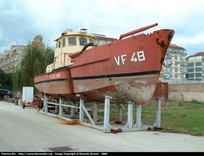 MotoBarcaPompa 48
Vigili del Fuoco
Comando di Livorno
VF 48 "Semprini"
La barca è da qualche anno accantonata presso il comando provinciale
Parole chiave: MotoBarcaPompa_VF48