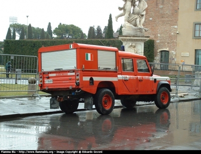 Land Rover Defender 130
Vigili del Fuoco
Comando di Pisa
Colonna Mobile Internazionale
Questo veicolo è in uso alle unità cinofile impiegate nella ricerca di persone scomparse
Parole chiave: Land_Rover Defender_130 VF18405