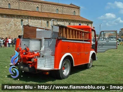 Fiat 645N
Vigili del Fuoco
Distretto di Pergine Valsugana
Corpo Volontario di Levico Terme (TN)
Conservato presso il museo di Bellavista (PT)
VF H10 TN
Parole chiave: Fiat 645N VFH10TN