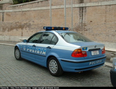 Bmw 320 E46
Polizia di Stato
Reparto prevenzione crimine
Parole chiave: Bmw 320_E46 PoliziaD9756 Festa_della_polizia_2005