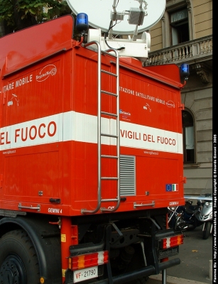 Mercedes-Benz Unimog U500
Vigili del Fuoco
Stazione Satellitare Mobile
Roma
Gemini 4
VF 21790 
Parole chiave: Mercedes-Benz Unimog_U500 VF21790