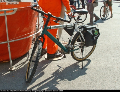 Mountain Bike
Corpo Forestale dello Stato
Parole chiave: Mountain-Bike CFS Giornate_della_Protezione_Civile_Pisa_2006