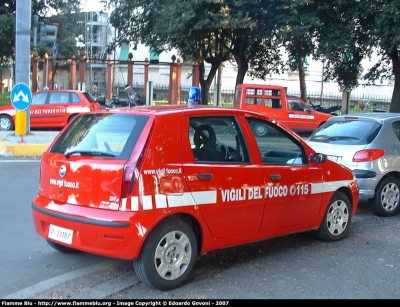 Fiat Punto III serie
Vigili del Fuoco
Parole chiave: Fiat Punto_IIIserie VF23787