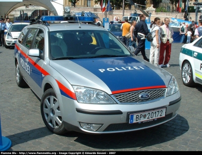 Ford Mondeo Stationwagon II serie
Österreich - Austria
Bundespolizei
Polizia di Stato
Parole chiave: Ford Mondeo_Stationwagon_IIserie Festa_della_Polizia_2007