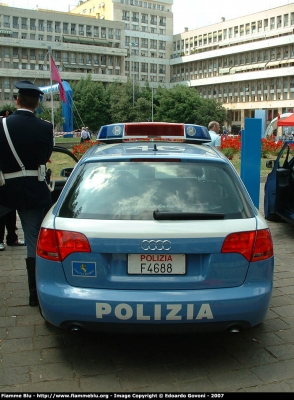 Audi A4 Avant IV serie
Polizia Stradale in servizio sull'autostrada del Brennero A22
Seconda Fornitura
Polizia F4688
Parole chiave: Audi A4_Avant_IVserie Polizia F4688 Festa_della_Polizia_2007