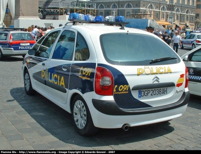 Citroen Xsara Picasso
España - Spagna
 Cuerpo Nacional de Policìa 
DGP 2038 AH
Parole chiave: Citroen Xsara_Picasso Festa_della_Polizia_2007